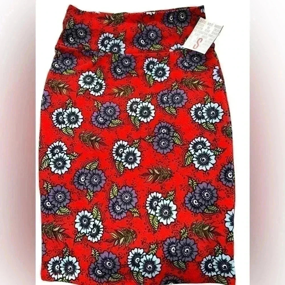 Lularoe small red floral Cassie pencil skirt with retro flowers. NWT.